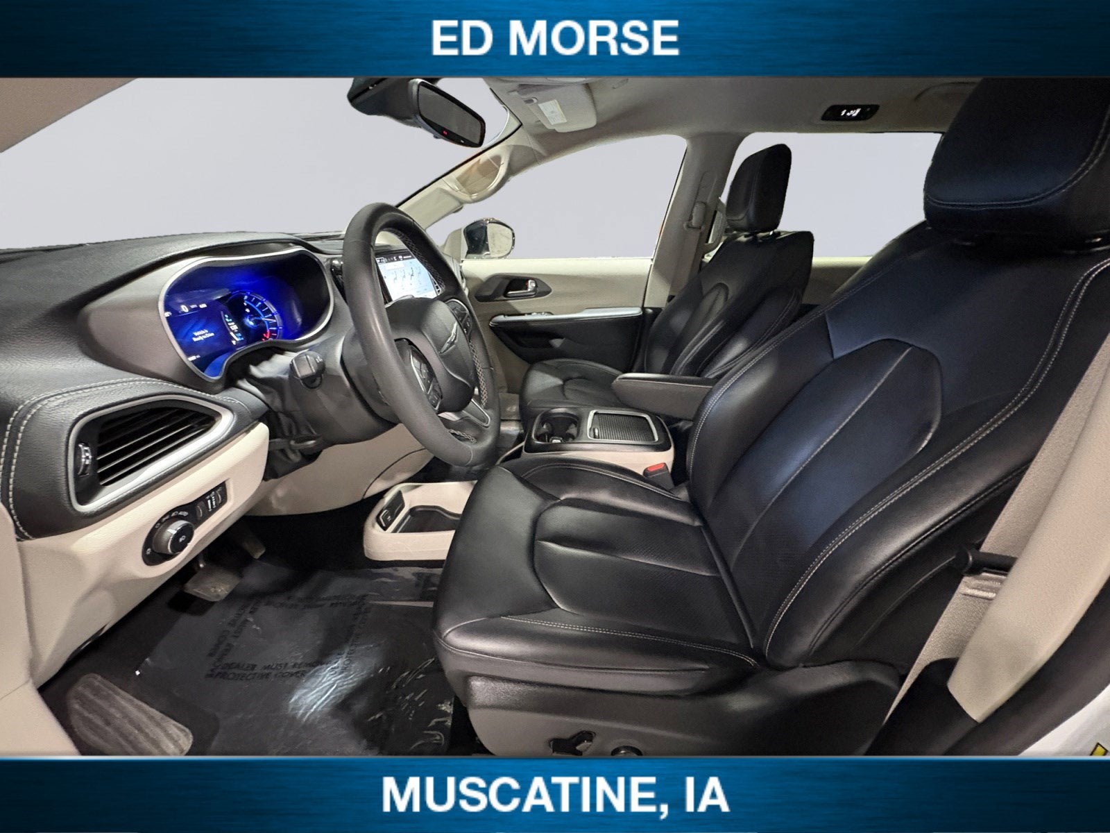 2024 Chrysler Pacifica Hybrid Select