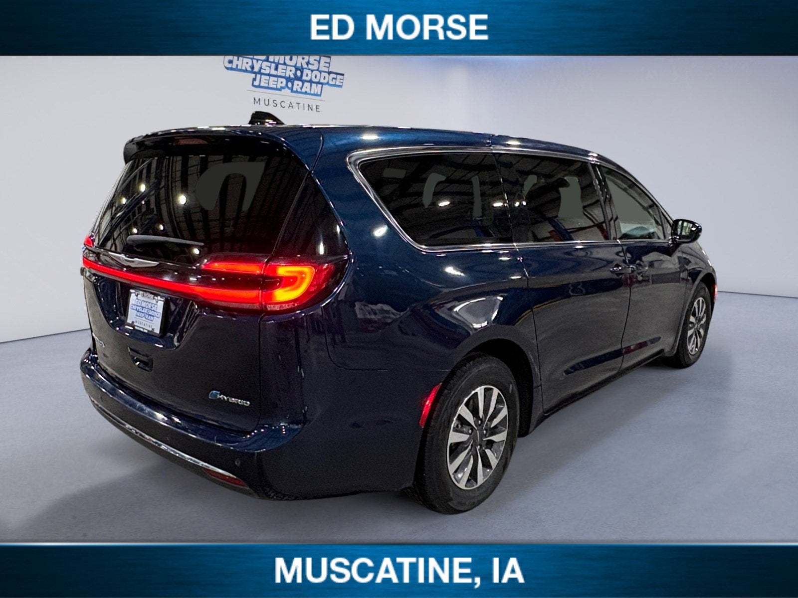 2024 Chrysler Pacifica Hybrid Select