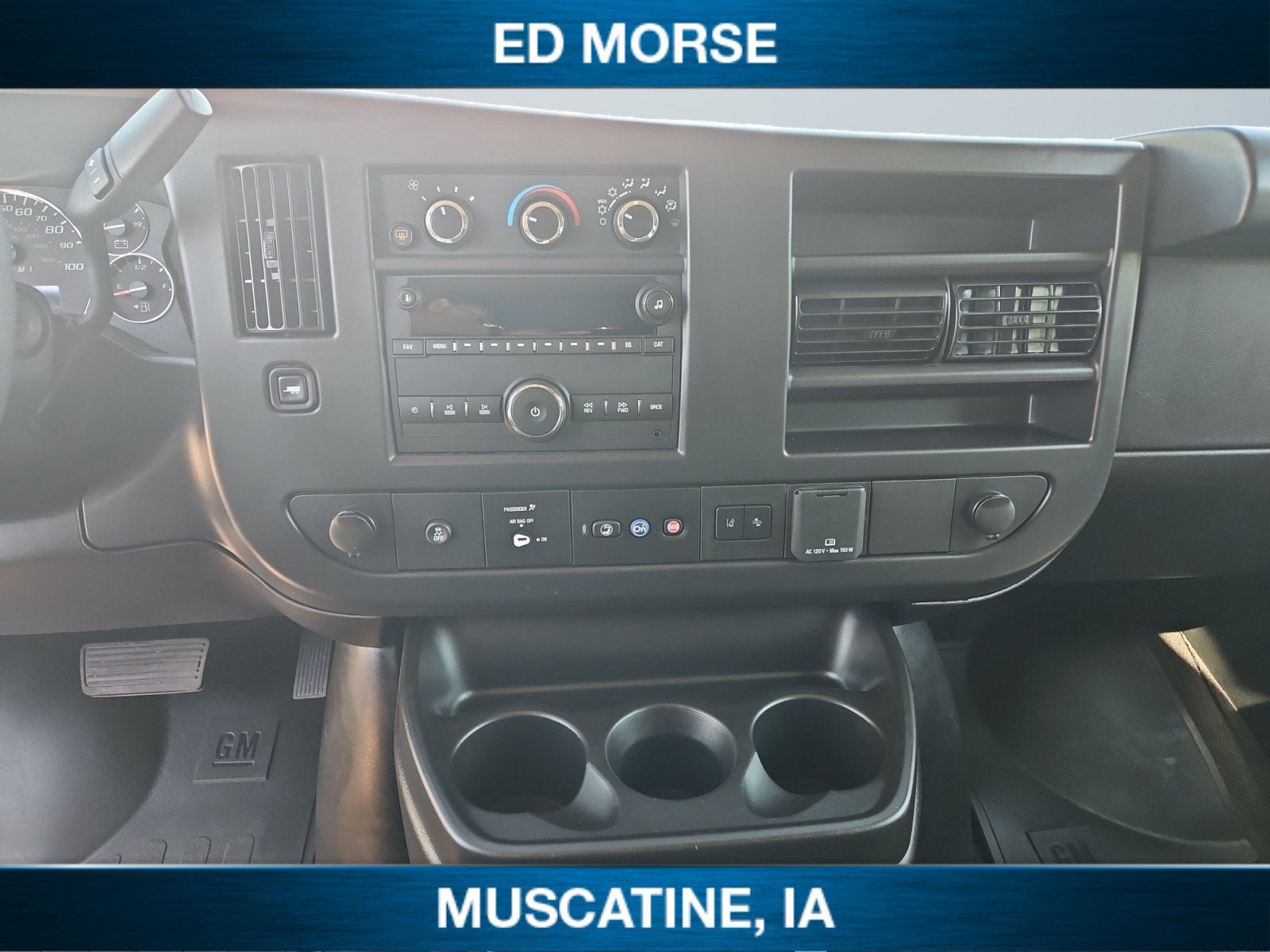 2025 GMC Savana Passenger LT