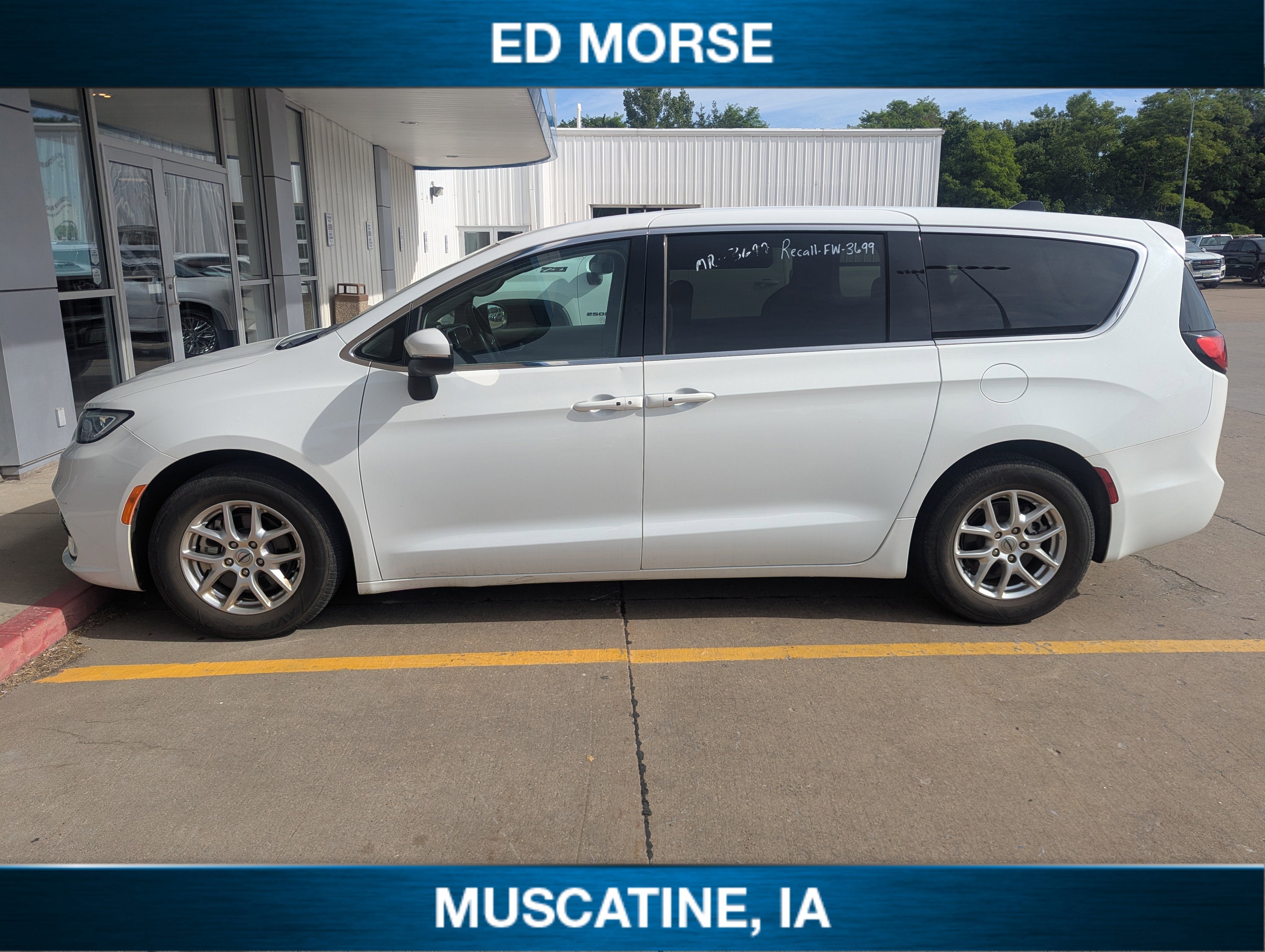 2023 Chrysler Pacifica Touring L