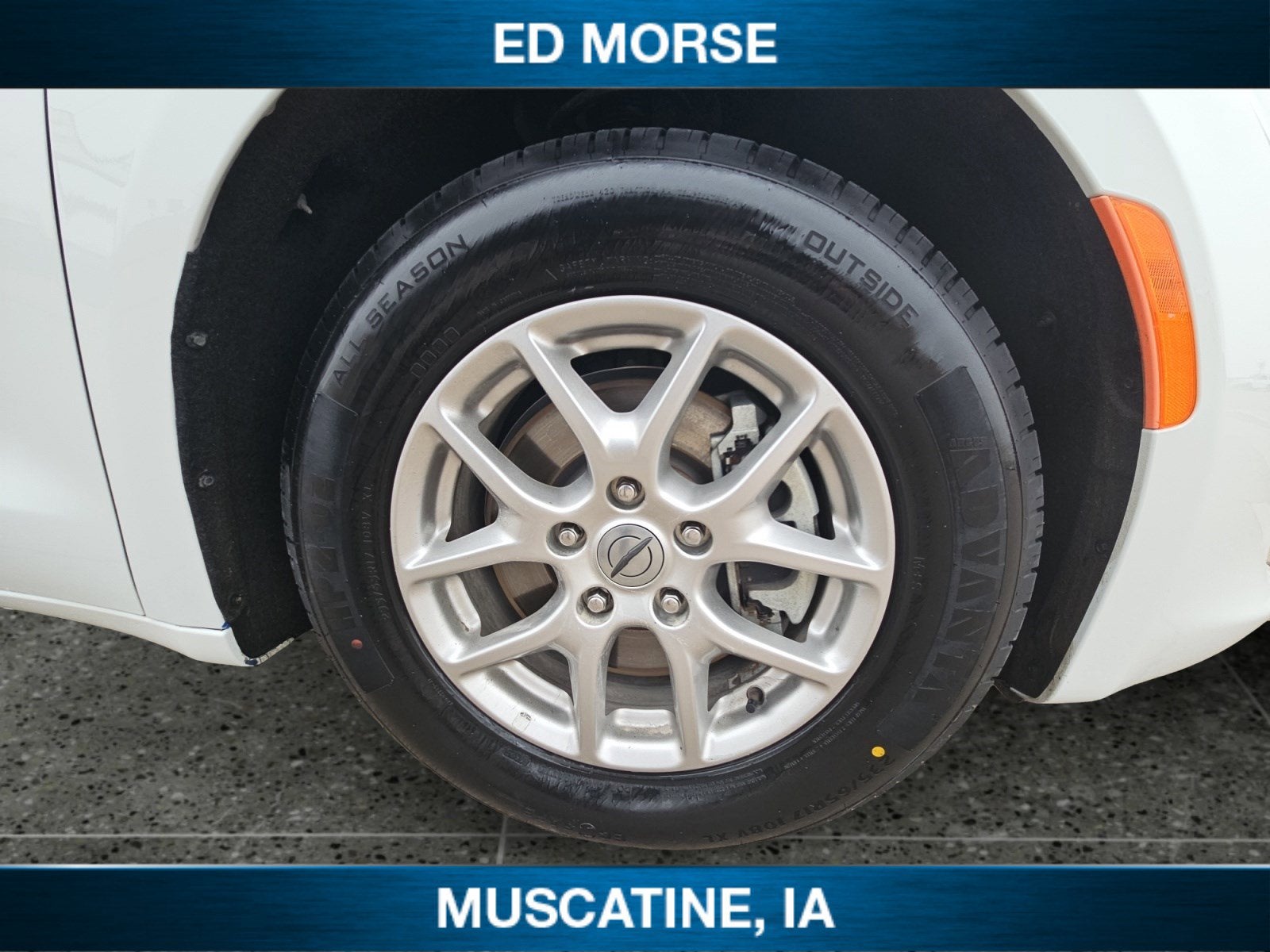 2024 Chrysler Voyager LX