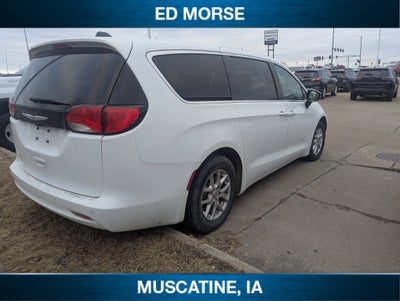 2024 Chrysler Voyager LX